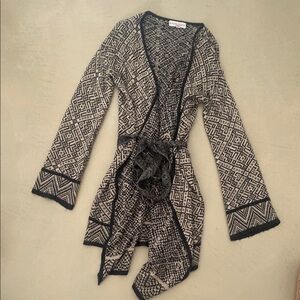 Women's Black and Tan Patterned Sweater